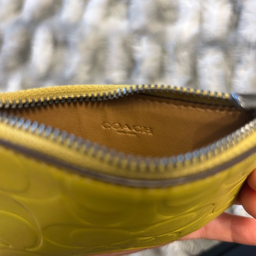Coach Embossed zip card case - Picture 4 of 4